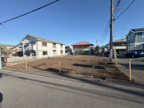 道路と平坦で住みやすい土地(外観)